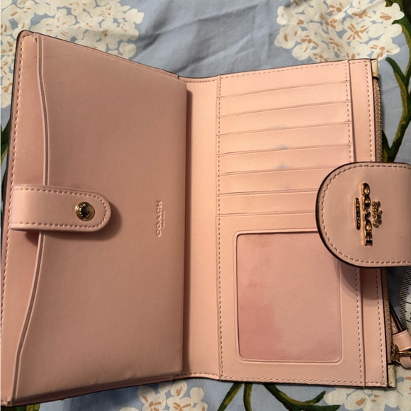 Coach Cream Floral Tech Wallet Wristlet - Picture 8 of 8